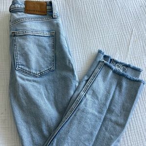 Cropped light wash jeans